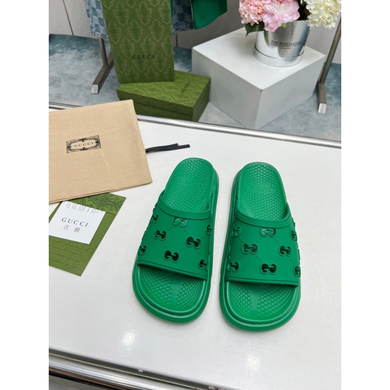 G*u*i slippers